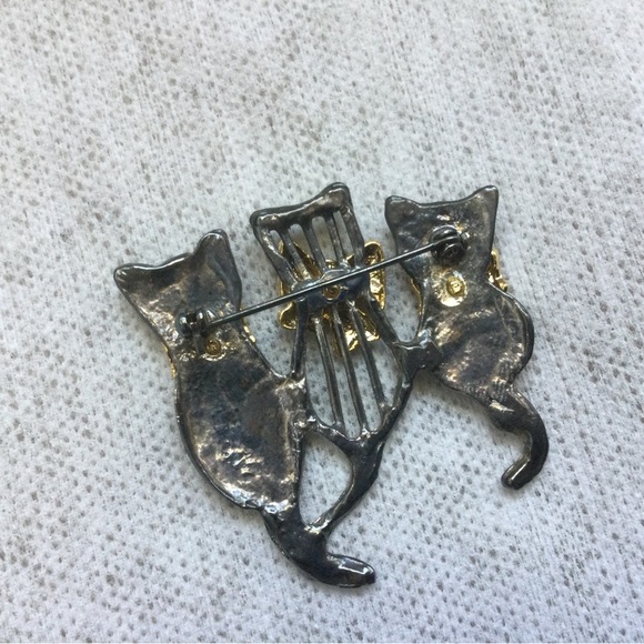 3 Kitty Pin/Brooch - Picture 3 of 4